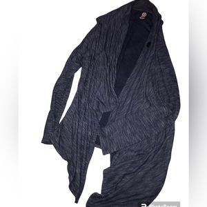 Bobeau one button wrap cardigan in navy. Women’s size XL